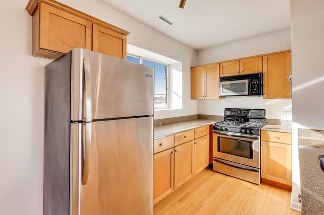 Photo - 4017 N Troy St Unit 2W