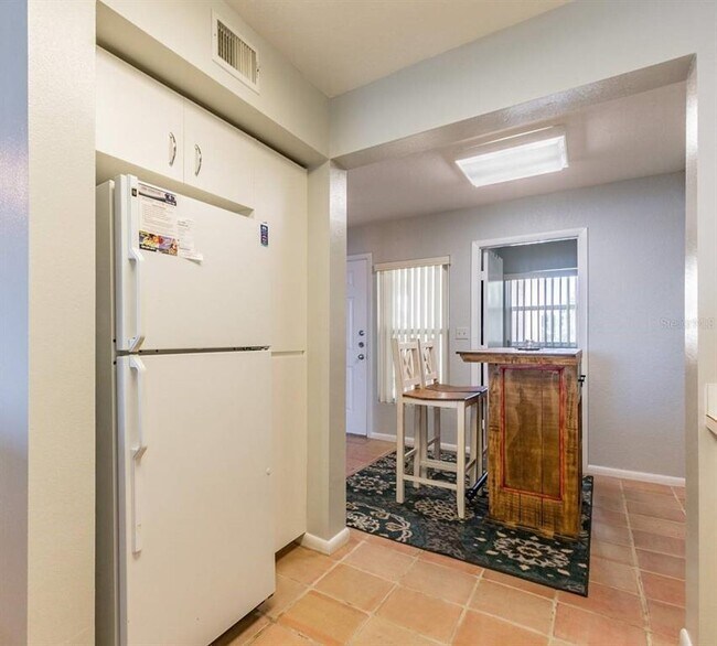 6085 Bahia Del Mar Cir N Unidad 468