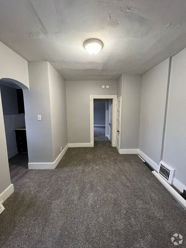 Building Photo - 1819 17th St Unit 1819 Apt 2