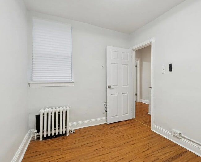 Photo - 2828 Winton St