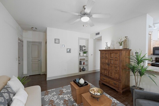 Photo - Broadstone Colonnade