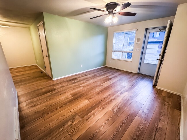 Photo - 220 E 8th Ave