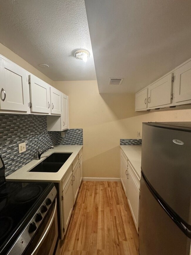 Photo - 3000 Broadway St Unit 16