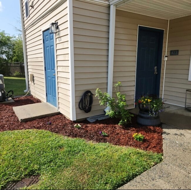 Photo - Wedgewood Arms Apartments