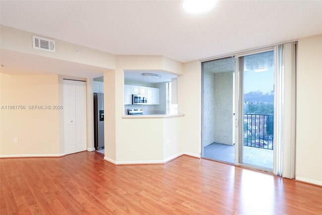 Building Photo - 520 SE 5 Ave Unit 2411