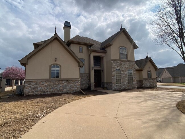 Photo - Broken Arrow Schools-Gated Community!