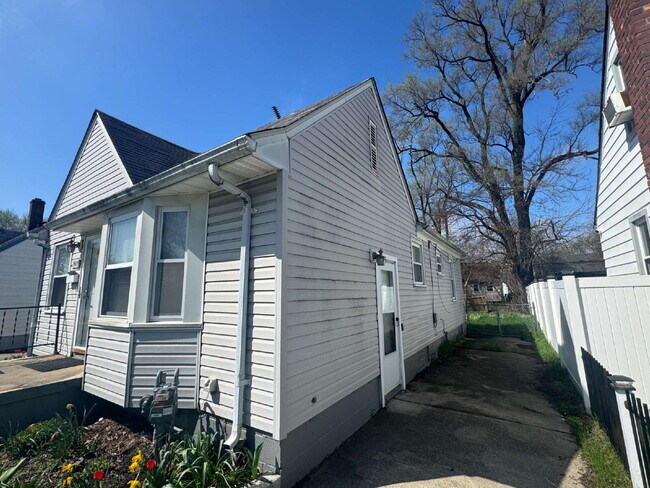 Photo - 20429 Monte Vista St