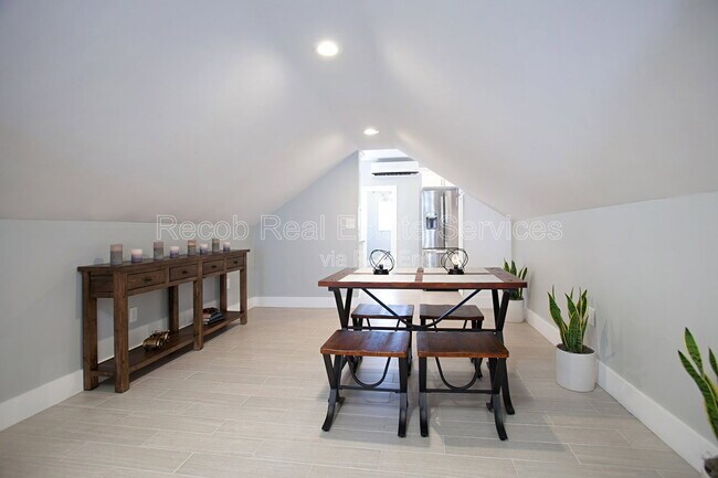 Photo - 2984 E Street Unidad 2