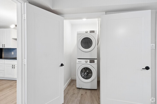 1BR, 1BA - 650SF - Laundry