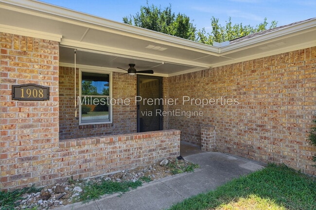 Photo - 1908 Paula Dr