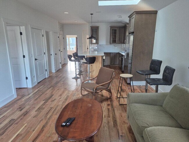 Photo - 4144 N Parkside Ave Unidad 2- 2nd floor