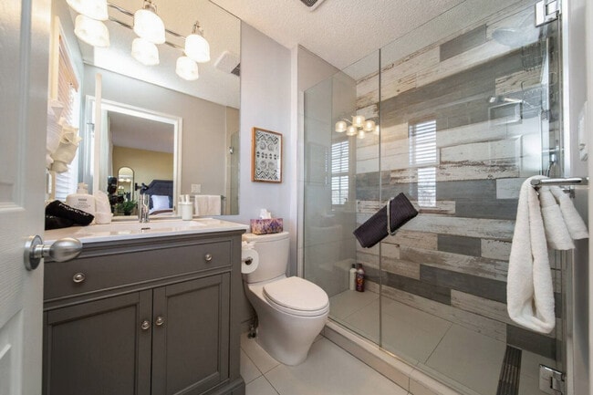 Photo - 12223-12217 17 Ave SW Unit SI ID1308610P