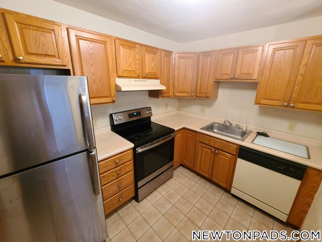 Photo - 280 Grove St Unit 5