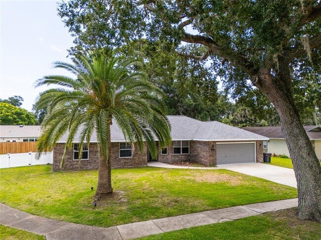 Building Photo - 923 Sand Crest Dr