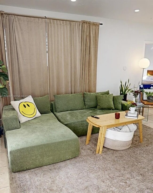 Photo - 281 NE 112th St