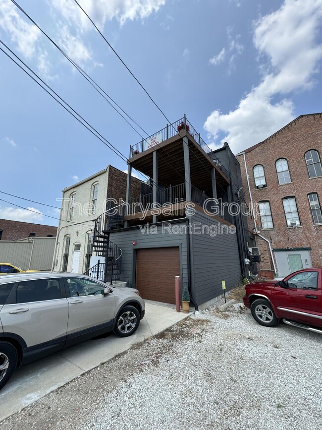 Building Photo - 219 W Main St Rental