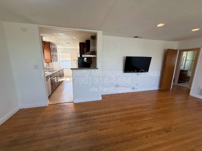Photo - 6241 Stewart St