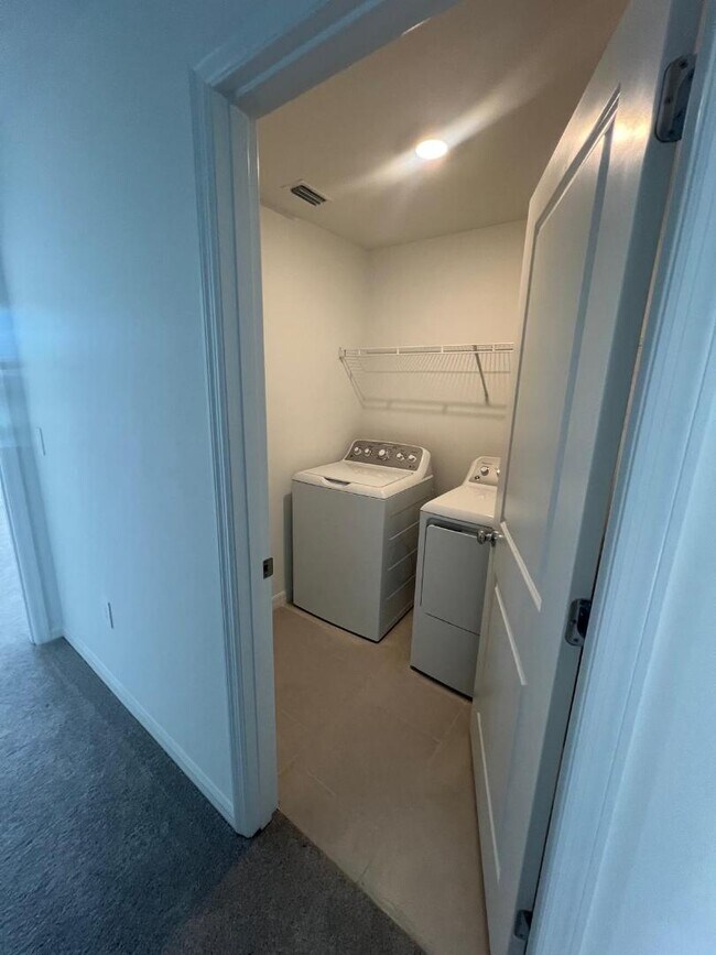 Photo - 19501 Fairhill Ct