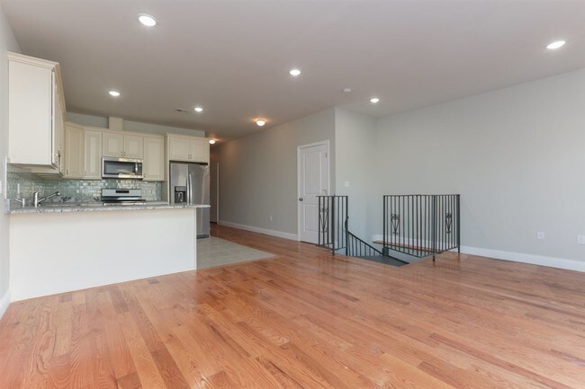 Building Photo - 190 Arlington Ave Rental