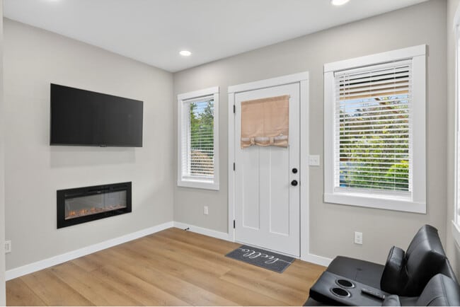 Photo - 8140 9th Ave SW