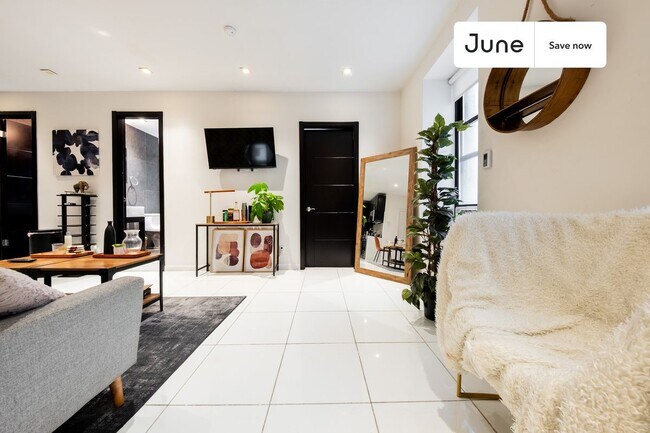 Photo - 320 Manhattan Ave