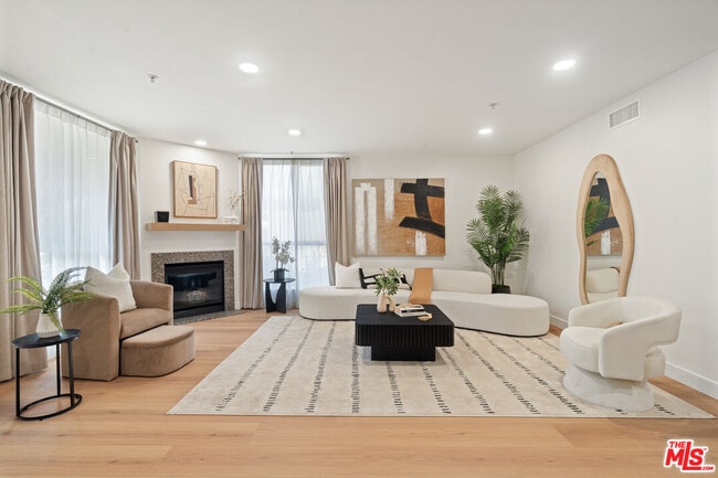 Building Photo - 1222 S Westgate Ave Unit 103