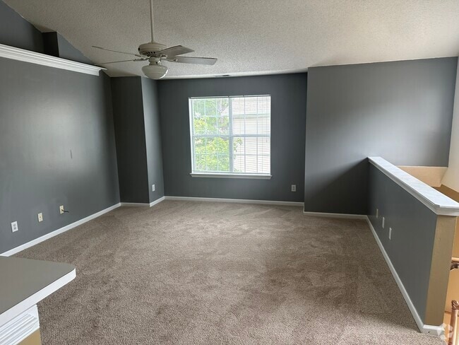Building Photo - 428 Adkins Arch Unit 428 Rental