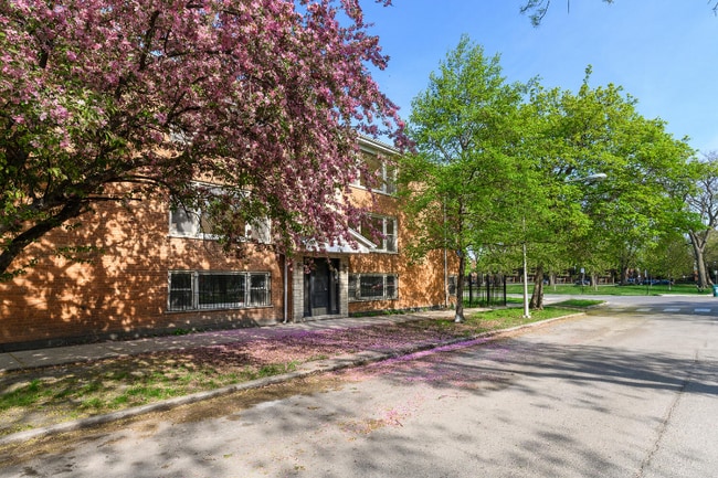 Photo - 2128 N Whipple St Unit GS