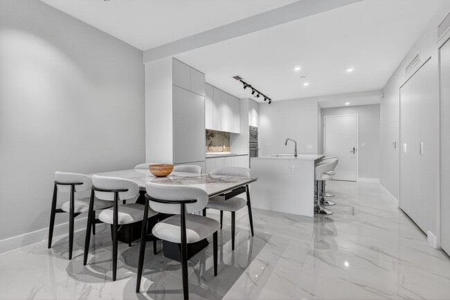 Photo - 700 NE 23rd St Unit 2006