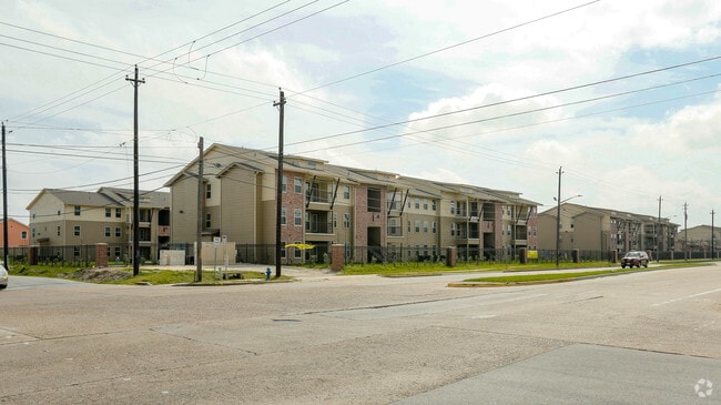 AveCDC Terrace