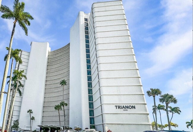 Building Photo - 1200 S Flagler Dr Unit 802