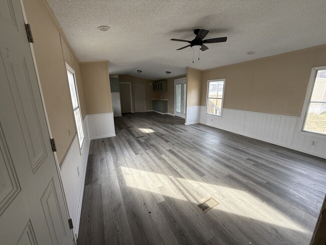 Photo - 738 Old Clemson Hwy