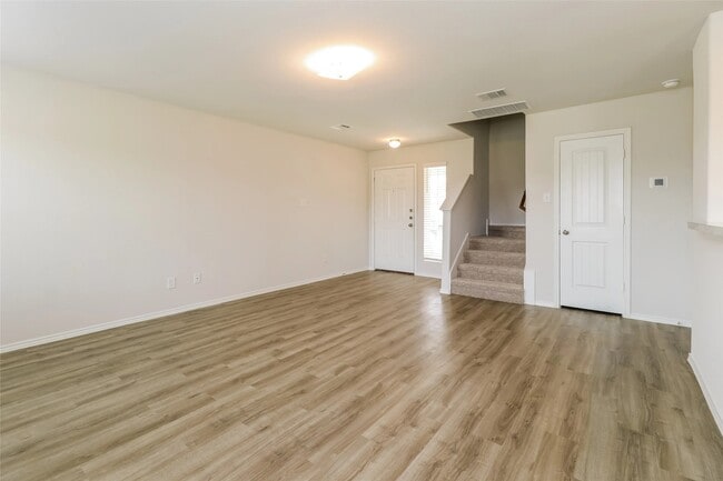 Photo - 25388 Claremont Hills Ln