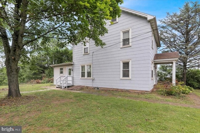 Building Photo - 144 E Baumstown Rd