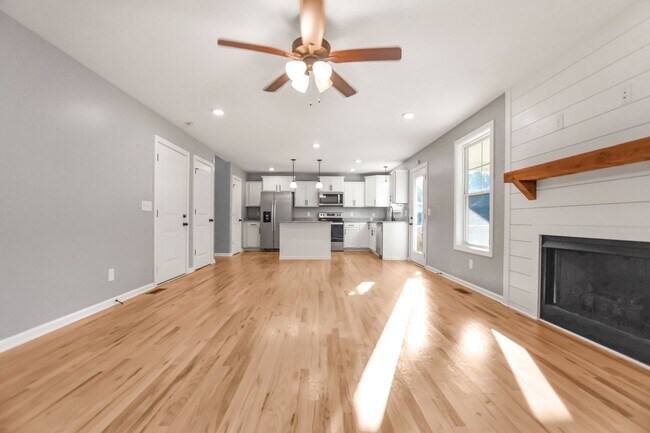 Photo - Pet Friendly Three Bedroom!