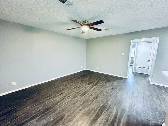 Photo - 5507 Rose Hill Cir Unit B