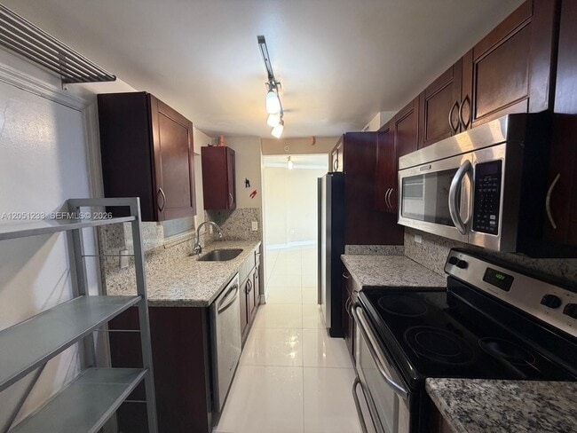 Photo - 1881 Washington Ave Unit 6A
