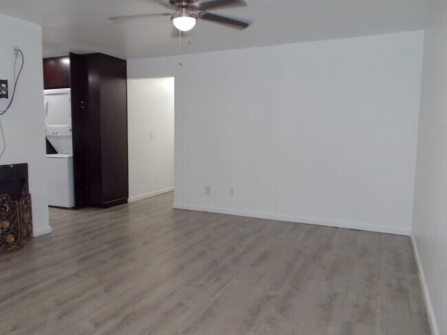 Photo - 6208 Ilanos Ln Unit B