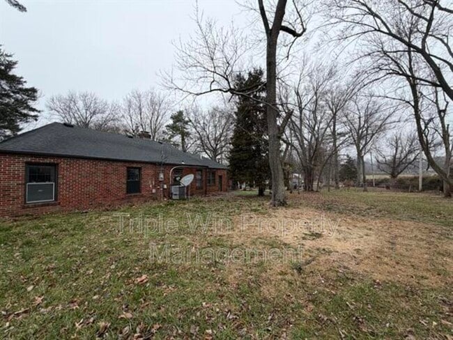 Photo - 520 Hentschel Pl