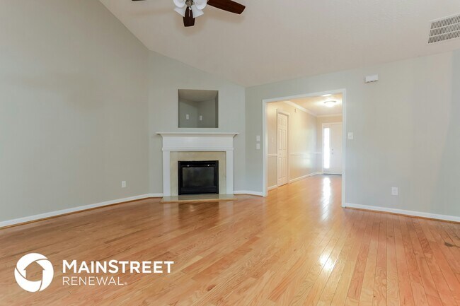 Photo - 285 Carriage Chase