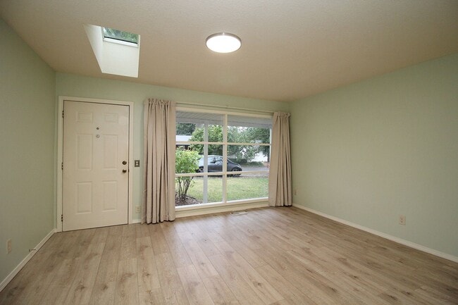 Photo - 224 NE 127th Ave