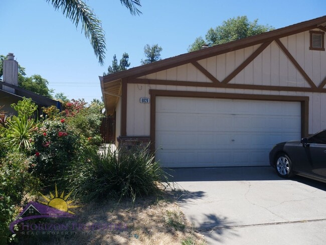 Building Photo - 6826/6828 Klingon Ct Unit 6828 Klingon Ct