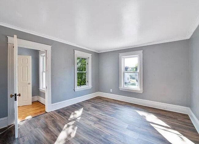 Building Photo - 306 Colchester Ave Rental