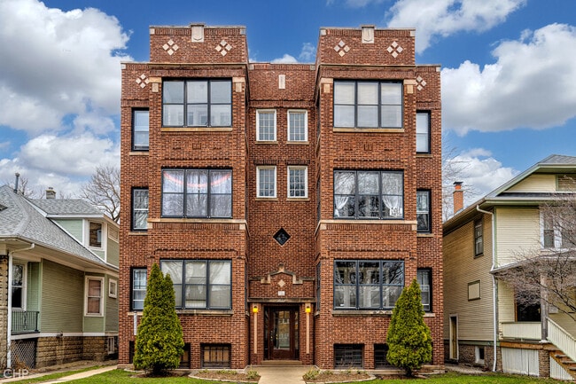 Building Photo - 1942 W Farwell Ave Unit 1W