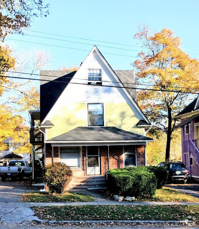 Building Photo - 429 Stanwood St Unit 1 Rental