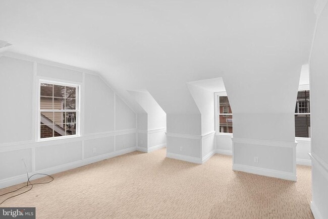 Building Photo - 123 N Washington St Unit 201