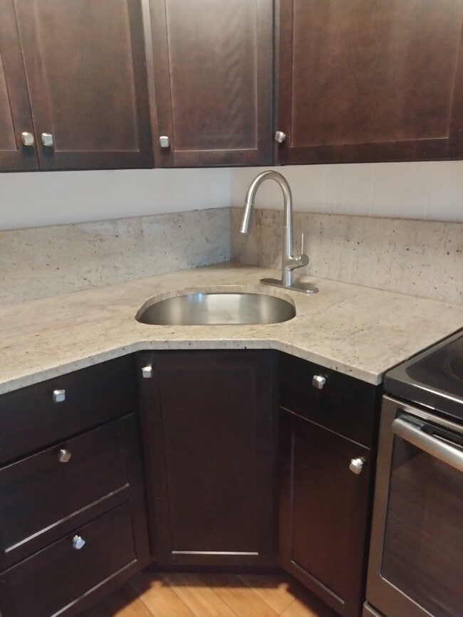 Photo - 340 Main St Unit 5