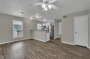 Enjoy this 2 bed 1 bath unit with stylish ... - Enjoy this 2 bed 1 bath unit with stylish ... Apartamento Unidad #22