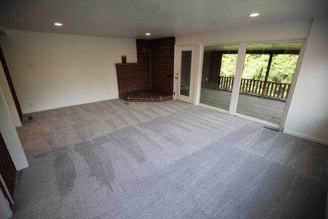 Family Room - 1213 Monongahela Blvd Unit 1213 b