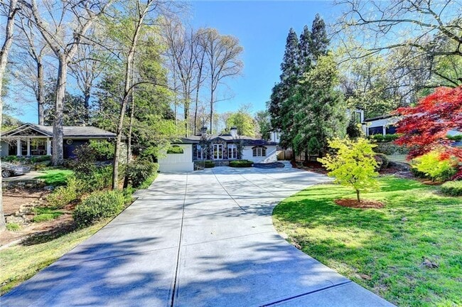Photo - 1227 Sheridan Rd NE